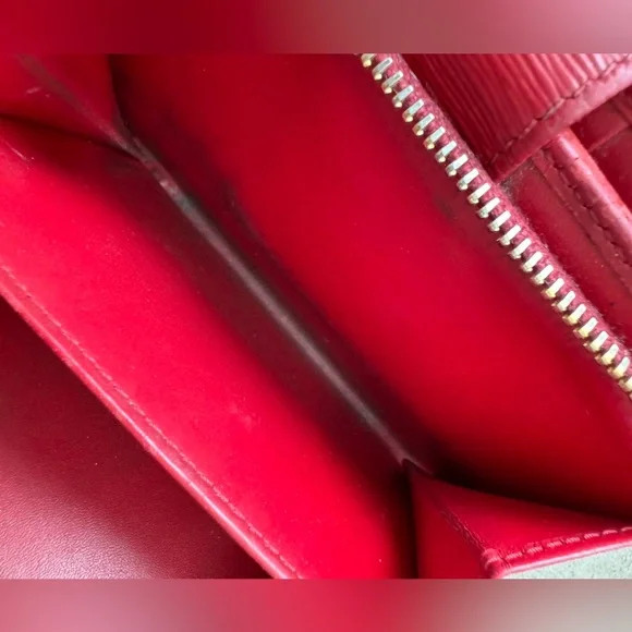 Prada Wallet - Picture 12 of 12